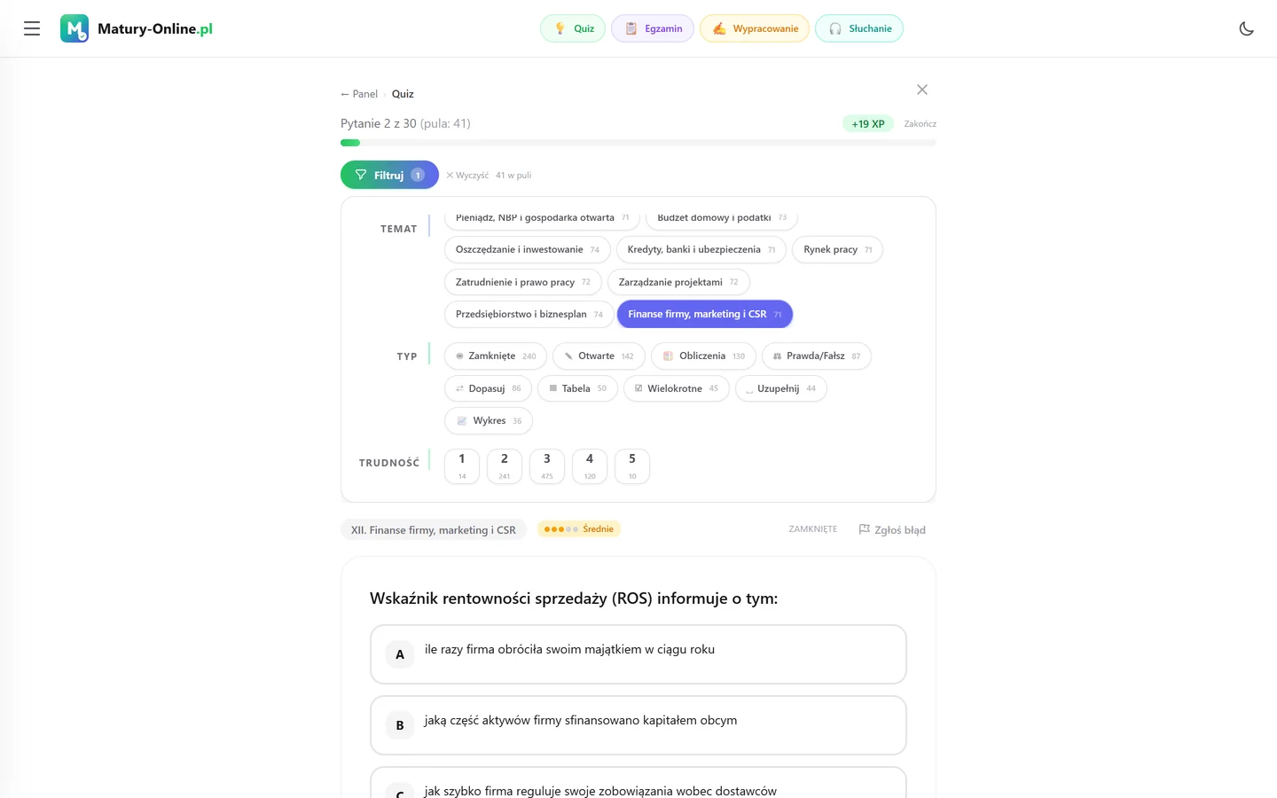 Quiz w Matury Online: panel „Filtruj” z zaznaczonym tematem „Finanse firmy, marketing i CSR”, pod spodem pytanie z tego tematu