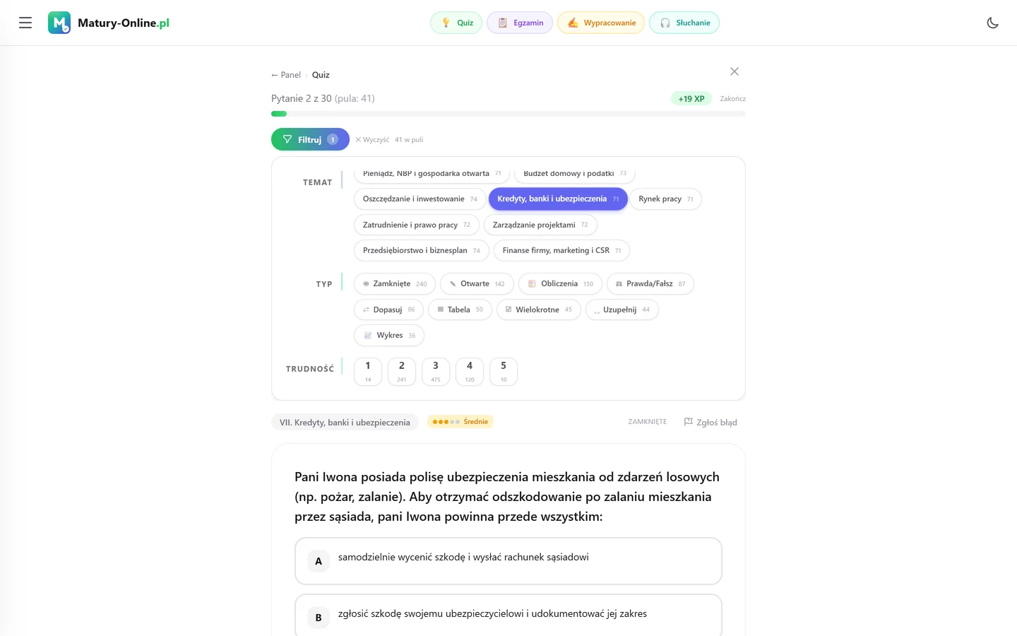 Quiz w Matury Online: panel „Filtruj” z zaznaczonym tematem „Kredyty, banki i ubezpieczenia”, pod spodem pytanie z tego tematu