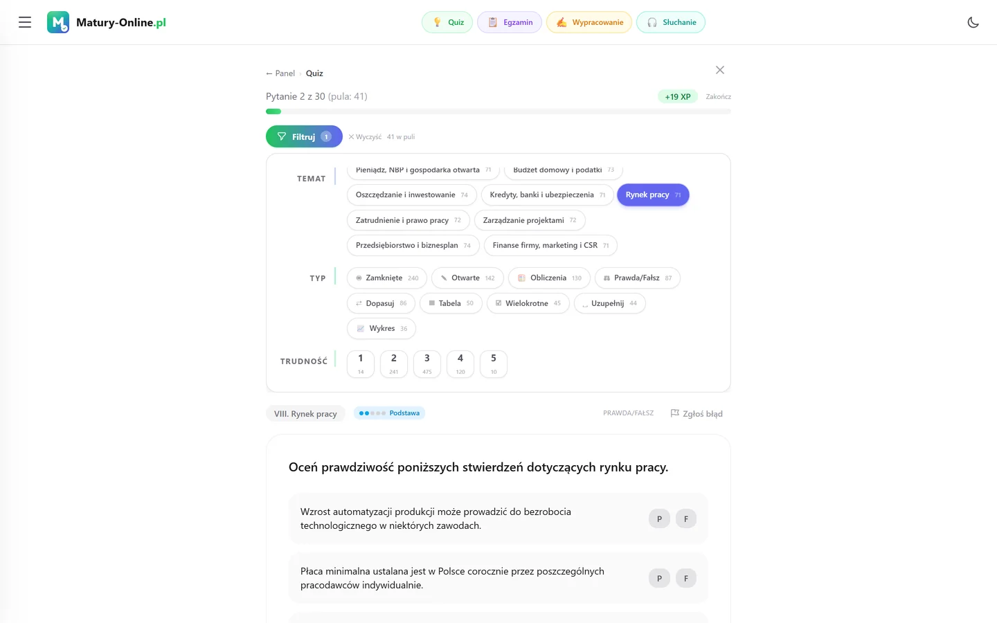 Quiz w Matury Online: panel „Filtruj” z zaznaczonym tematem „Rynek pracy”, pod spodem pytanie z tego tematu