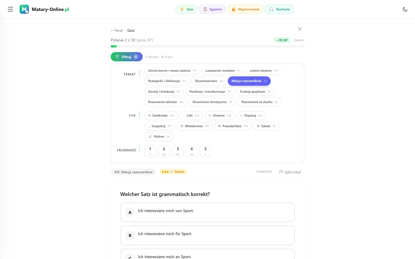 Quiz w Matury Online: panel „Filtruj” z zaznaczonym tematem „Rekcja czasowników”, pod spodem pytanie z tego tematu
