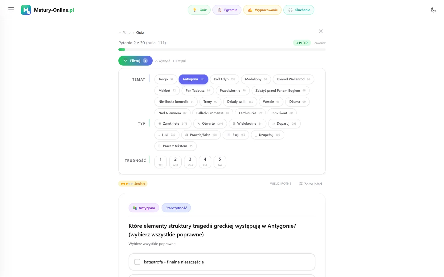 Quiz w Matury Online: panel „Filtruj” z zaznaczonym tematem „Antygona”, pod spodem pytanie z tego tematu