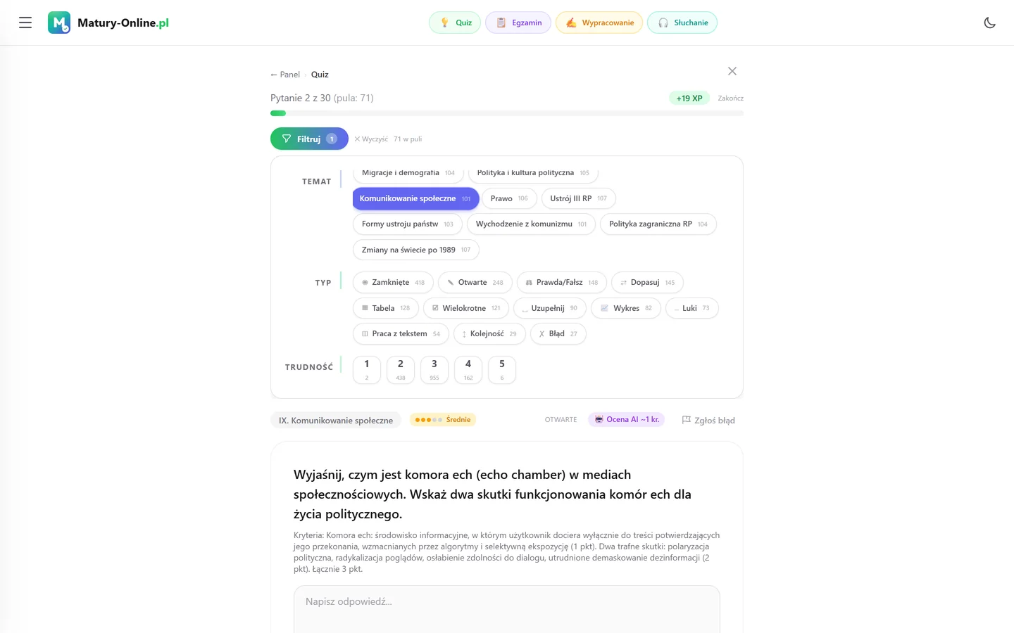Quiz w Matury Online: panel „Filtruj” z zaznaczonym tematem „Komunikowanie społeczne”, pod spodem pytanie z tego tematu