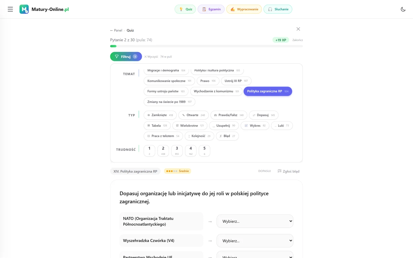 Quiz w Matury Online: panel „Filtruj” z zaznaczonym tematem „Polityka zagraniczna RP”, pod spodem pytanie z tego tematu